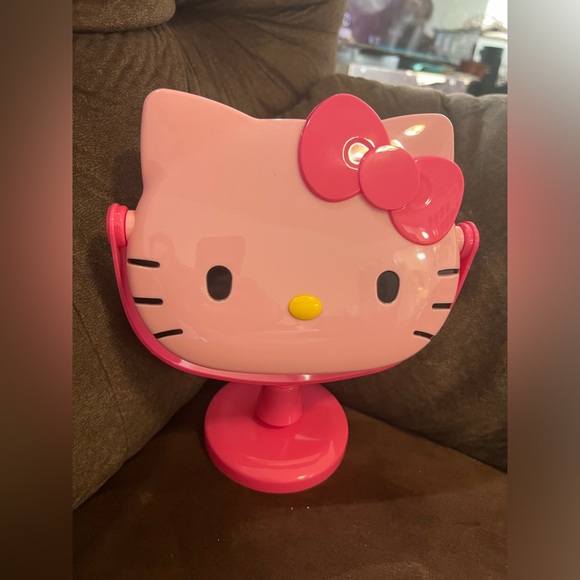 Hello Kitty mirrors - Picture 2 of 4